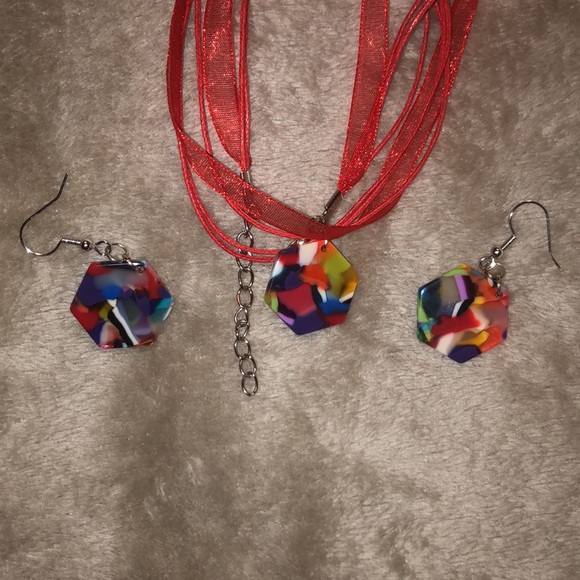 Red/Multicolor Necklace Set - Picture 2 of 3